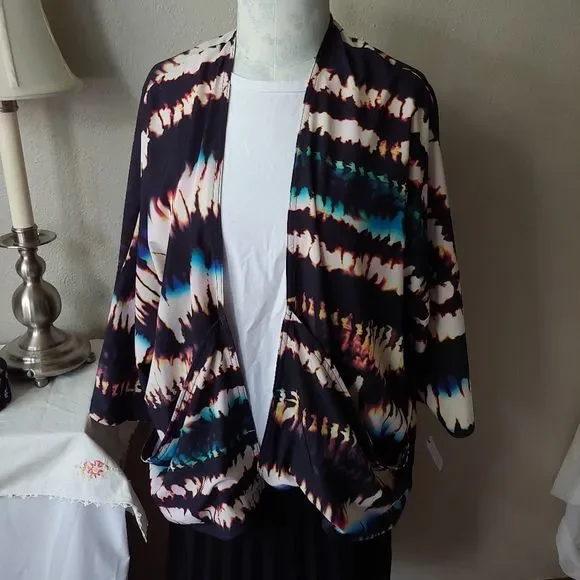 Lucy Activewear Unhindered Wrap Multi Fire Dance - Picture 12 of 15